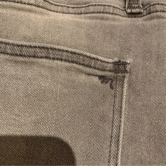 Madewell High Rise Relaxed Boy Denim Shorts in Slater Wash - Picture 8 of 8